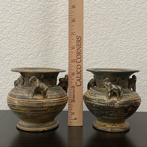 Pair of Vintage Asian Pottery Elephant Details 4.25” Vase - Picture 9 of 12